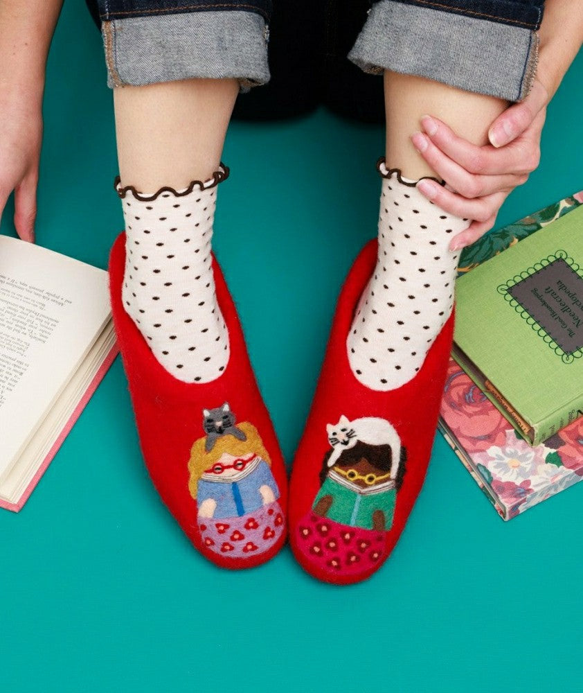 Plow & Hearth Book Lover Slipper