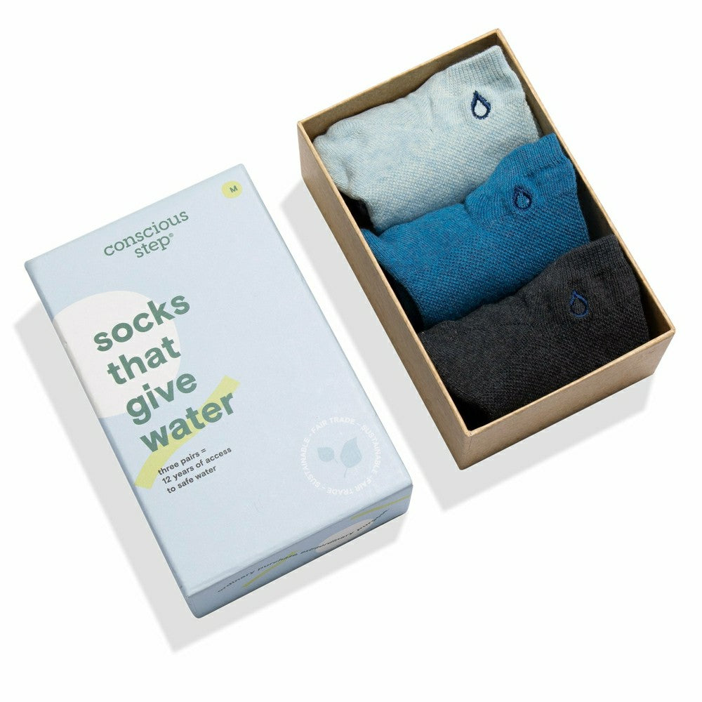 Plow & Hearth Socks that Give Water