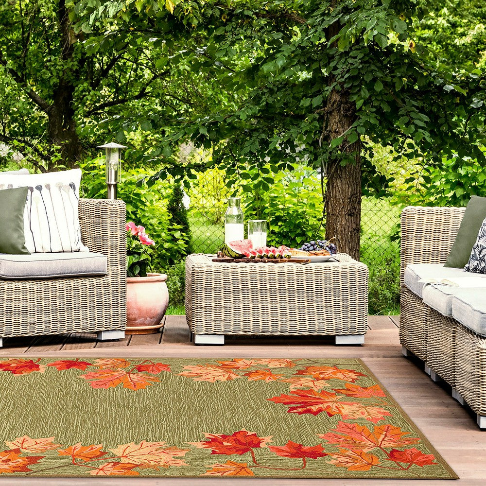 Plow & Hearth Indoor/Outdoor Falling Leaves Border Rug, 5' x 7'6"