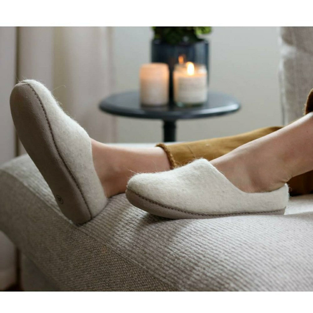 Plow & Hearth Womens Victoria Wool House Shoe
