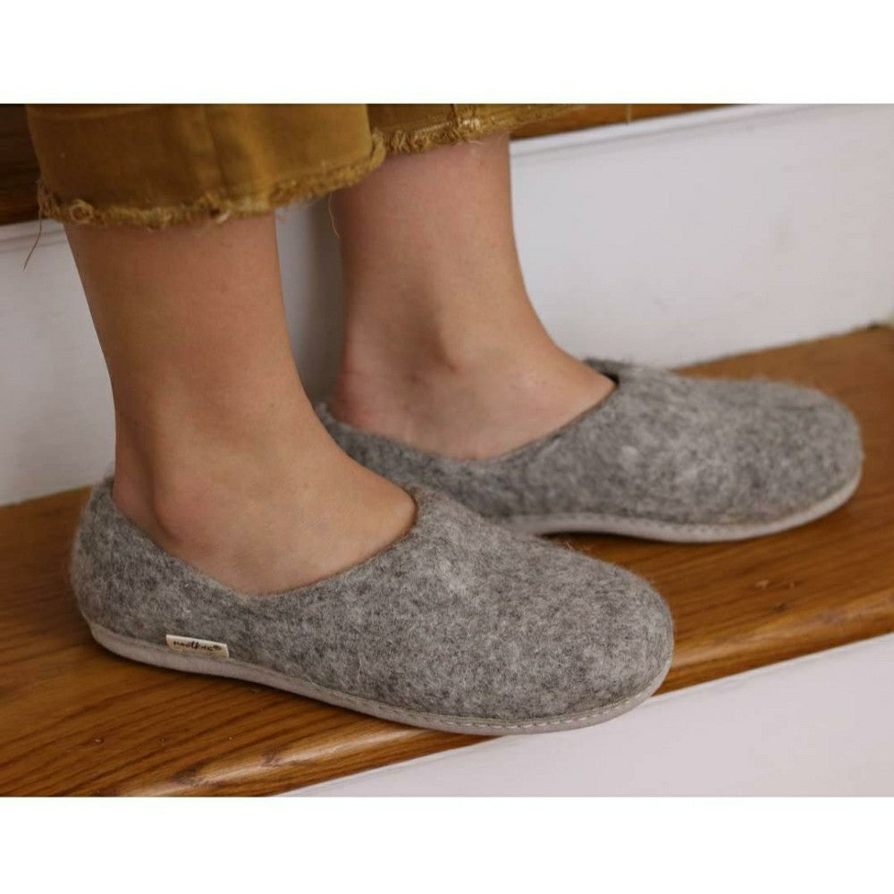 Plow & Hearth Womens Victoria Wool House Shoe