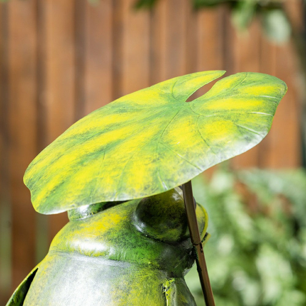 Plow & Hearth Frog with Umbrella Garden Statue