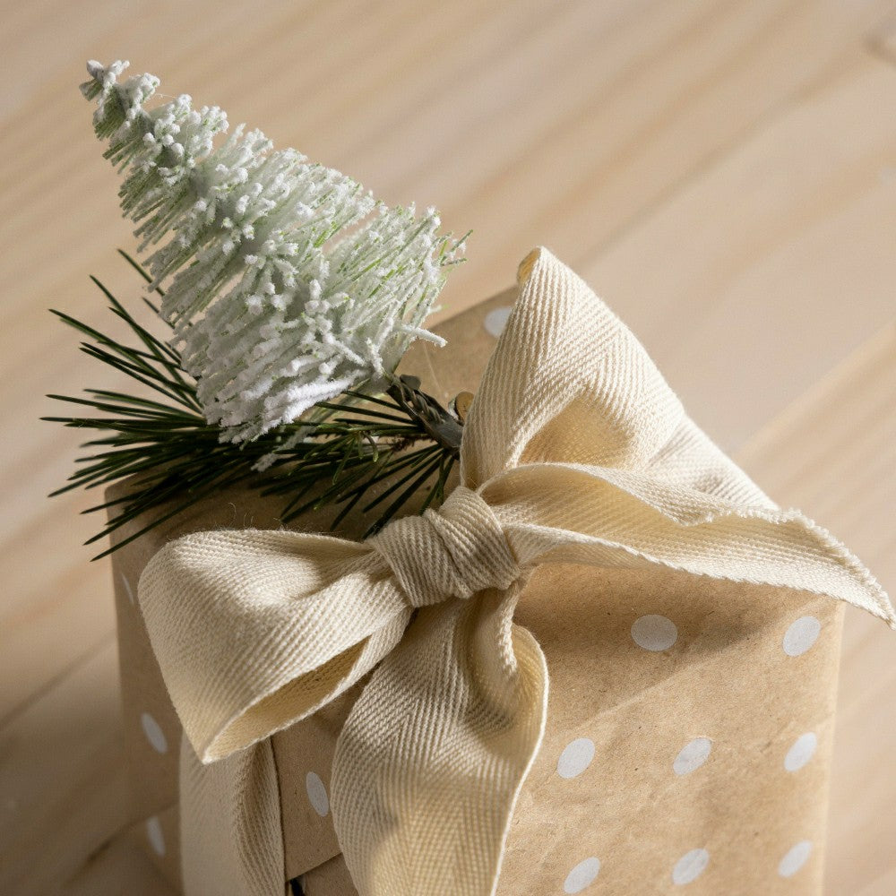 Plow & Hearth Set of 4 Clip-On Bottle Brush Décor